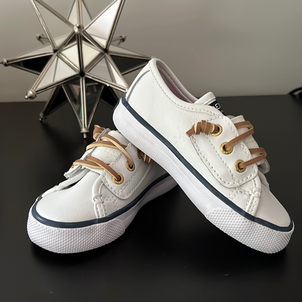 Little boys Sperry boat shoes